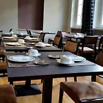 Le Grand De - Logis Restaurant מאיין