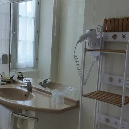 Hotel Logis Au Grand Et Son Restaurant 3*