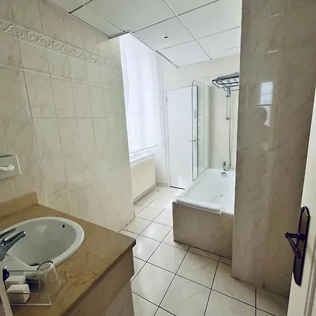 Logis Au Grand Et Son Restaurant