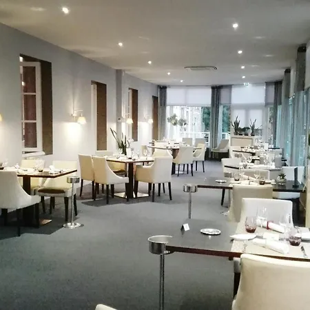 Hotel Logis Au Grand Et Son Restaurant 3*