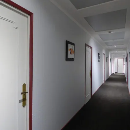 Logis Au Grand Et Son Restaurant Hotel Mayenne