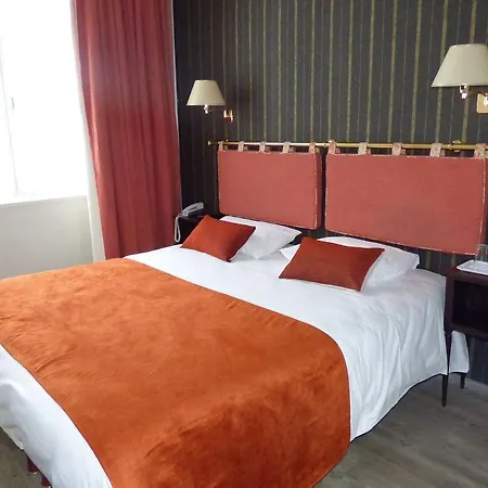 Logis Au Grand Et Son Restaurant מלון