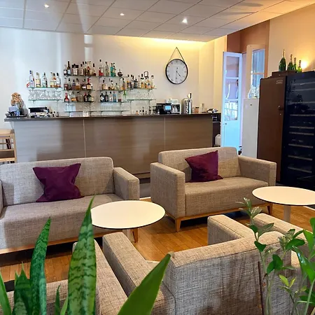 Le Grand De - Logis Restaurant 호텔 마옌