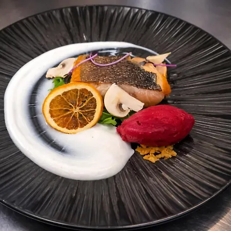 Le Grand De - Logis Restaurant 3* Mayenne