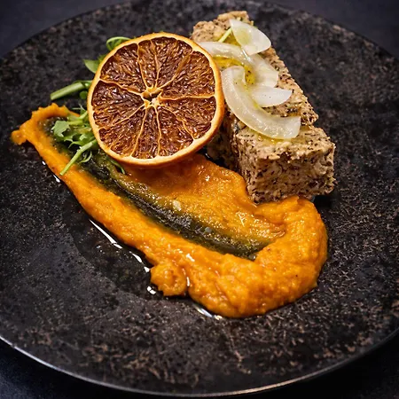 Le Grand De - Logis Restaurant Hotel Mayenne