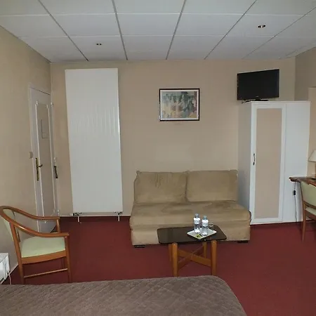 מלון Logis Au Grand Et Son Restaurant