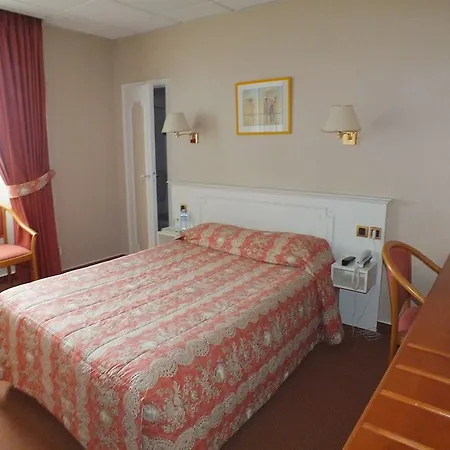 Logis Au Grand Et Son Restaurant מאיין