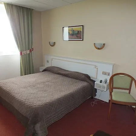 Hotel Logis Au Grand Et Son Restaurant 3*