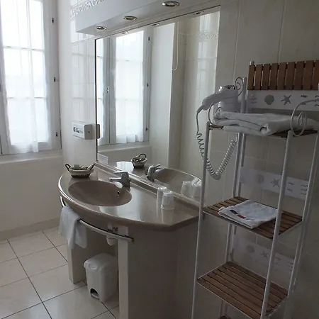 Logis Au Grand Et Son Restaurant Mayenne