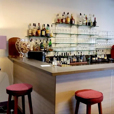 Logis Au Grand Et Son Restaurant Hotel 3*