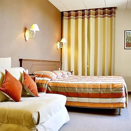 Logis Au Grand Et Son Restaurant 3* Mayenne