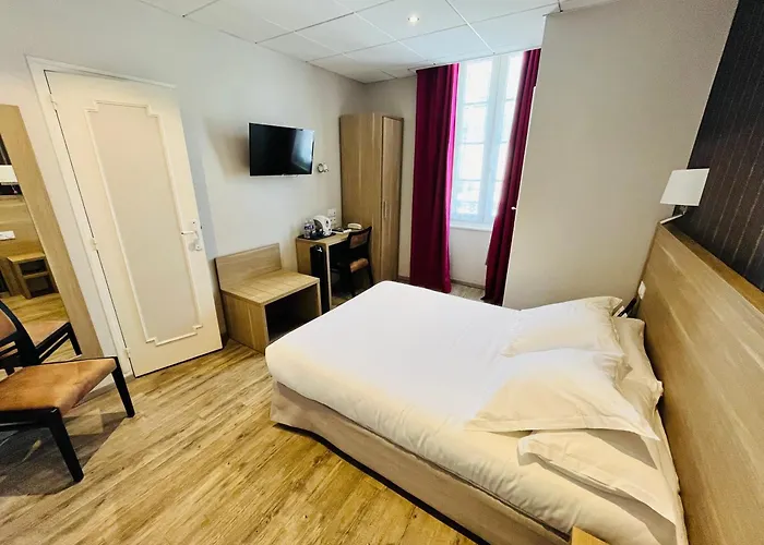 Le Grand De - Logis Restaurant 3* 마옌