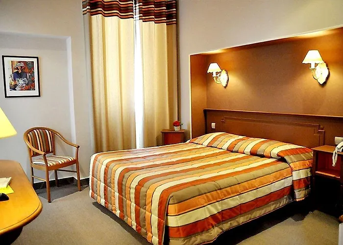 Hotel Logis Au Grand Et Son Restaurant