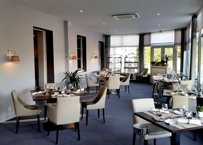 Hotel Logis Au Grand Et Son Restaurant 3*