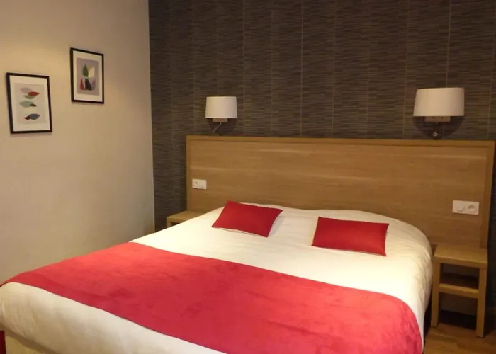 Logis Au Grand Et Son Restaurant Hotel 3*