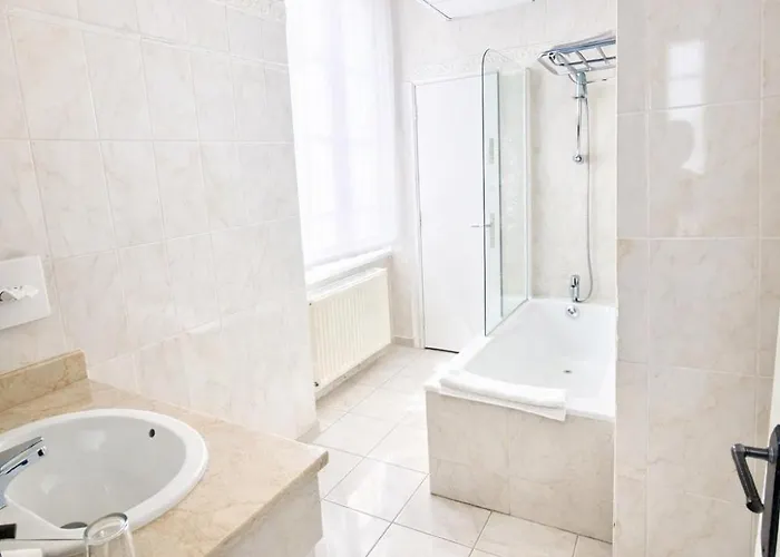 호텔 Le Grand De - Logis Restaurant