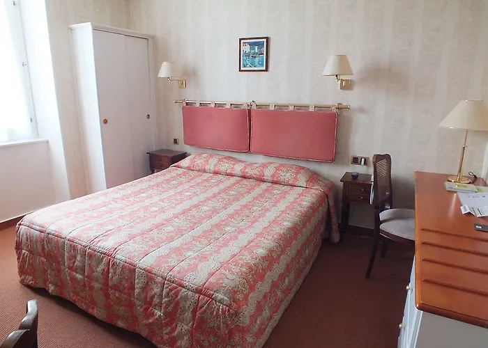 Hotel Le Grand De - Logis Restaurant Mayenne