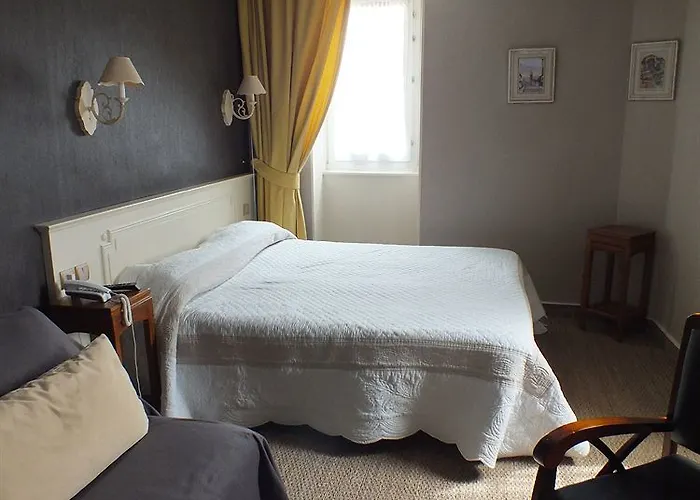 Logis Au Grand Et Son Restaurant Mayenne