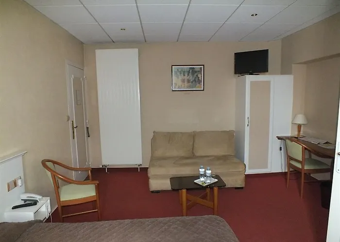 호텔 Le Grand De - Logis Restaurant