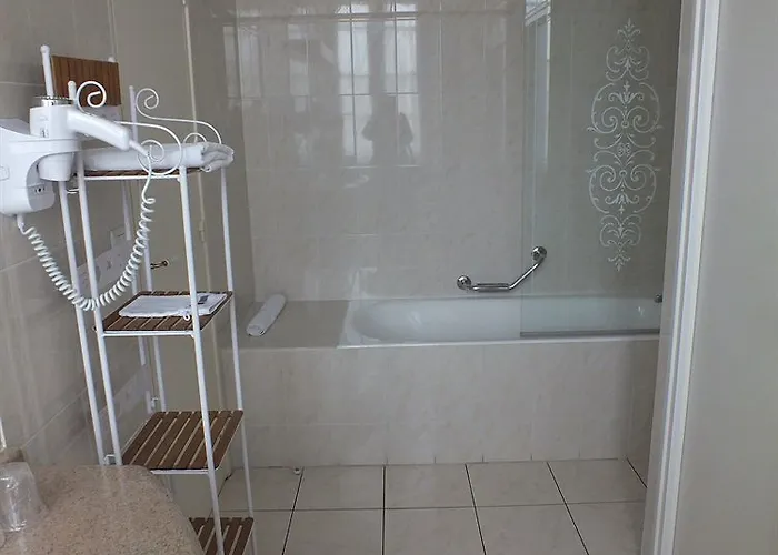 호텔 Le Grand De - Logis Restaurant 마옌